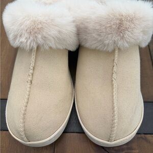 Lauren Conrad Cozy Cream Faux Fur Women's Slippers